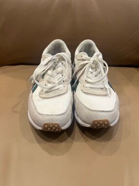 Reebok Galaxy 16 Ortho Lite Sneakers for women in a size 7.5